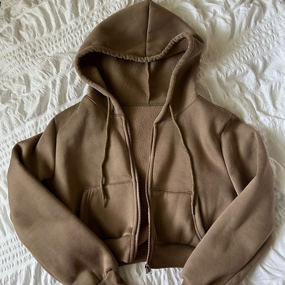 Cropped zip up